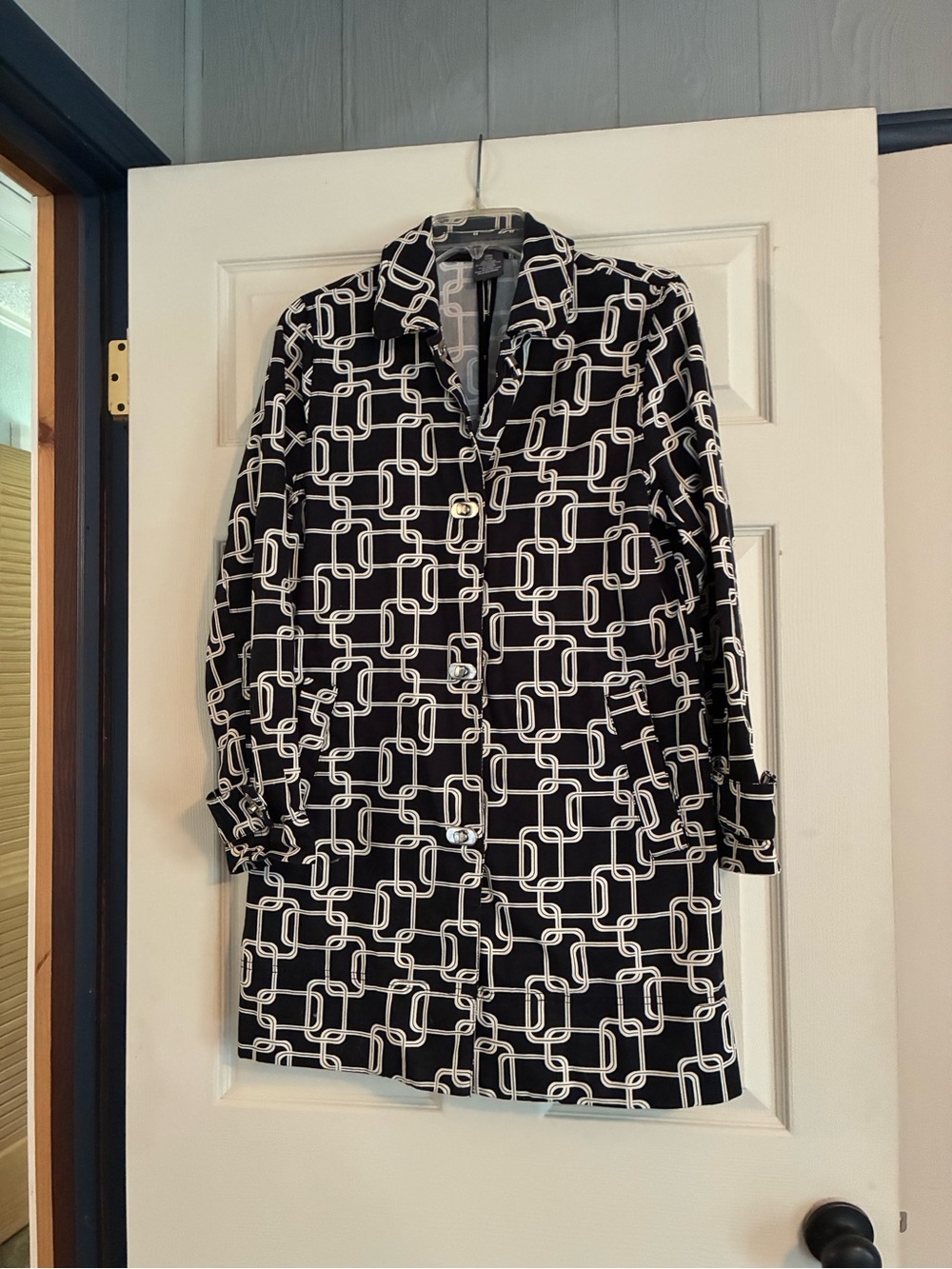 Women's Black & White Geometric Long-Sleeve Coat Toggle Closure